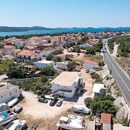 Apartments With A Parking Space Pirovac, Sibenik - 13263 Eksteriør bilde